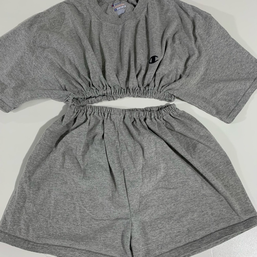Champion Women's Athletic Gray Crop Top And Shorts Set LOT-O - Picture 3 of 8